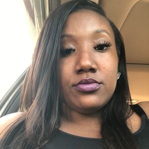 Meet your Posher, Ebonie